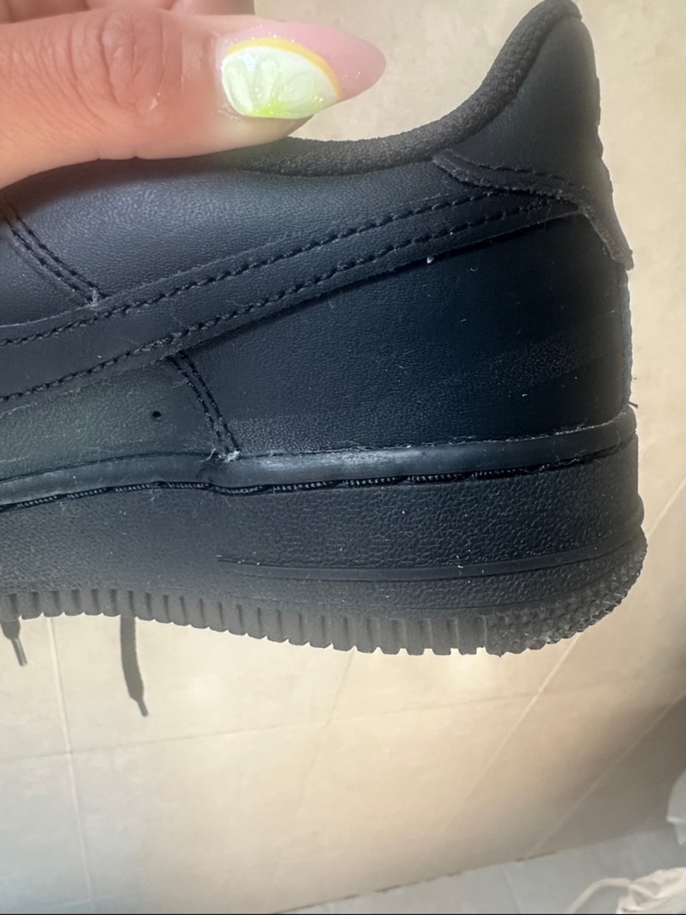 Nike Kids All-Black Sneakers Air Force 1 - Picture 11 of 12